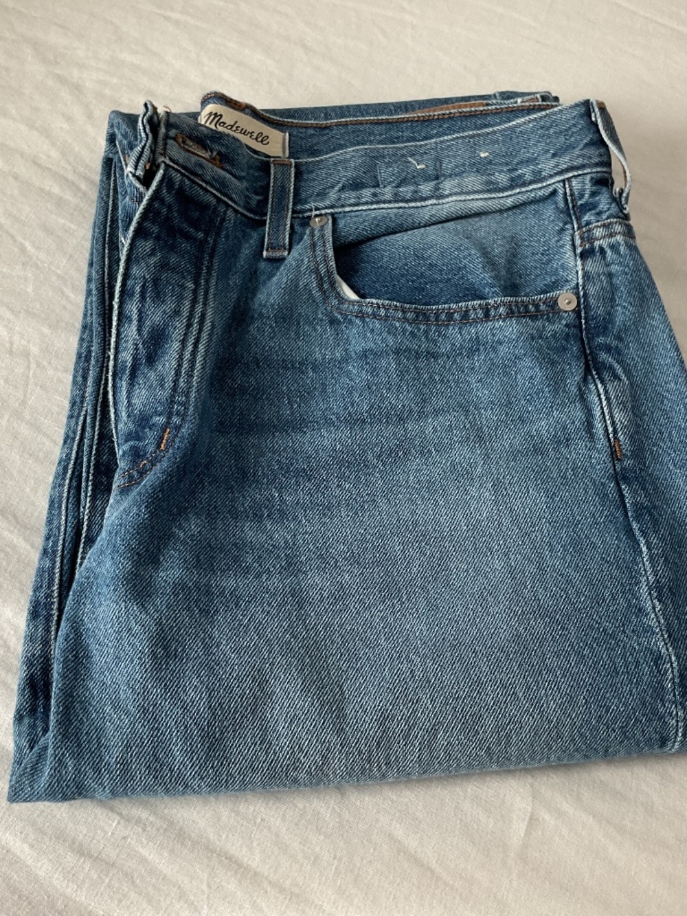 Madewell Low-Slung Straight Jeans – Seville Wash (Style NN621)